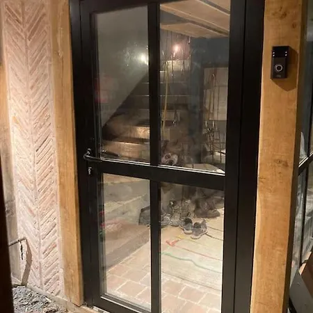Grande Maison D'architecte Avec Toit Terrasse, Piscine Sans Vis A Vis Et Sauna